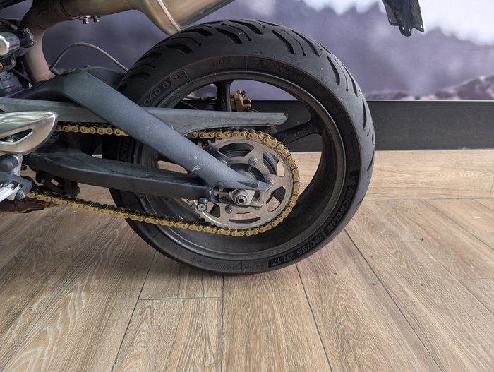 2012 Triumph STREET TRIPLE WHITE