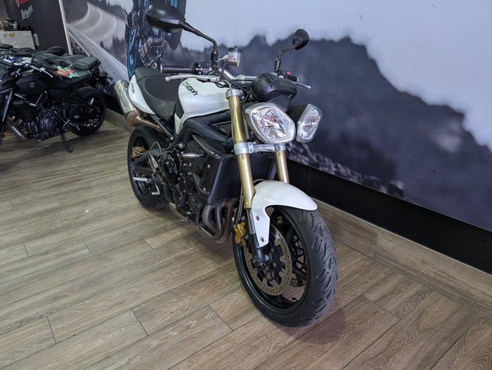 2012 Triumph STREET TRIPLE WHITE