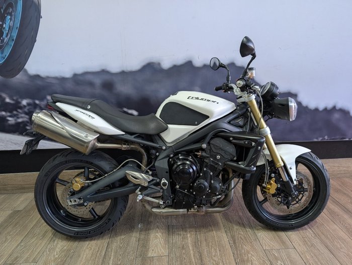 2012 Triumph STREET TRIPLE WHITE