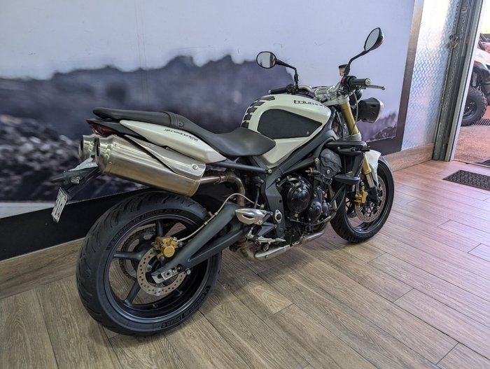 2012 Triumph STREET TRIPLE WHITE