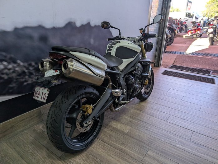 2012 Triumph STREET TRIPLE WHITE