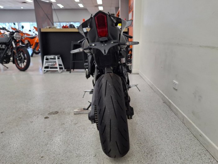 2021 YAMAHA YZF-R7LA Black