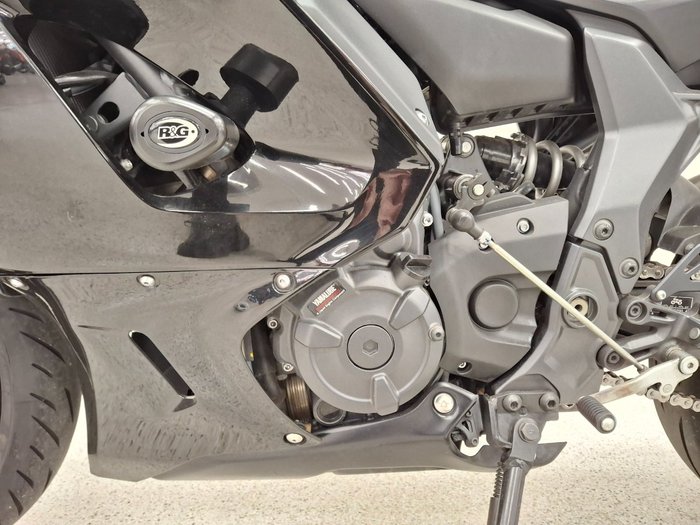 2021 YAMAHA YZF-R7LA Black