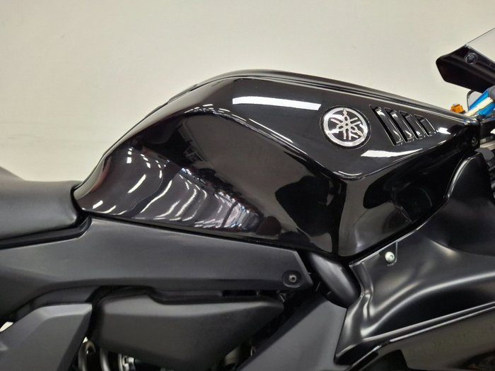 2021 YAMAHA YZF-R7LA Black