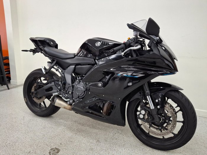 2021 YAMAHA YZF-R7LA Black