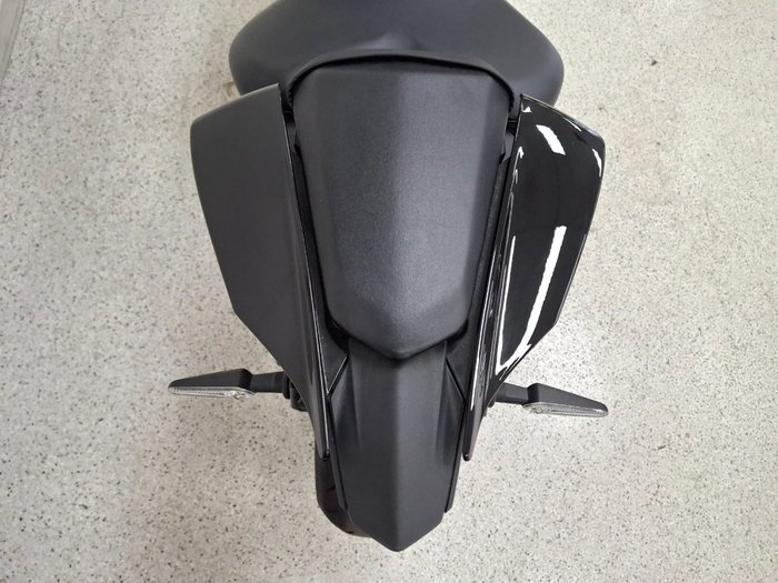 2021 YAMAHA YZF-R7LA Black