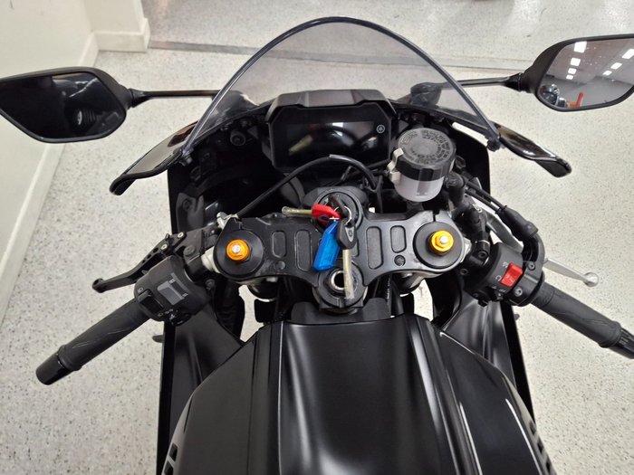 2021 YAMAHA YZF-R7LA Black