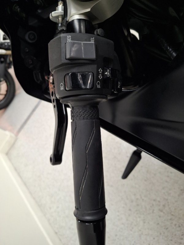 2021 YAMAHA YZF-R7LA Black