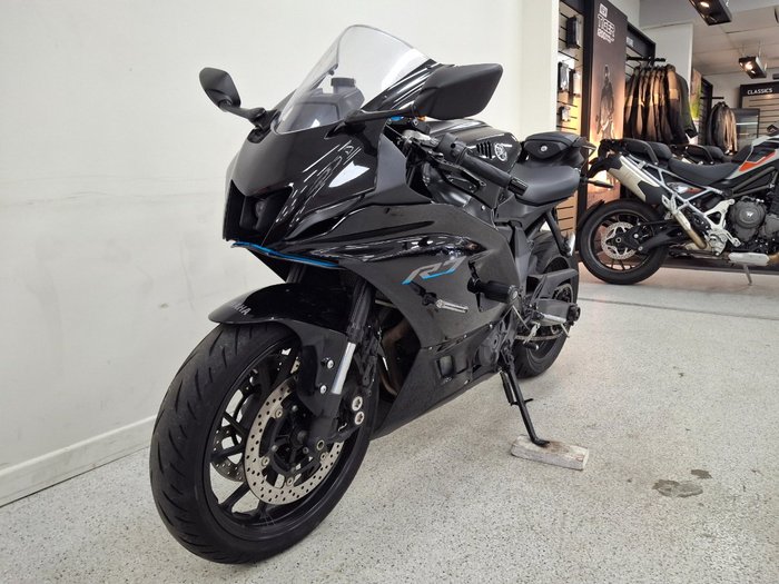 2021 YAMAHA YZF-R7LA Black
