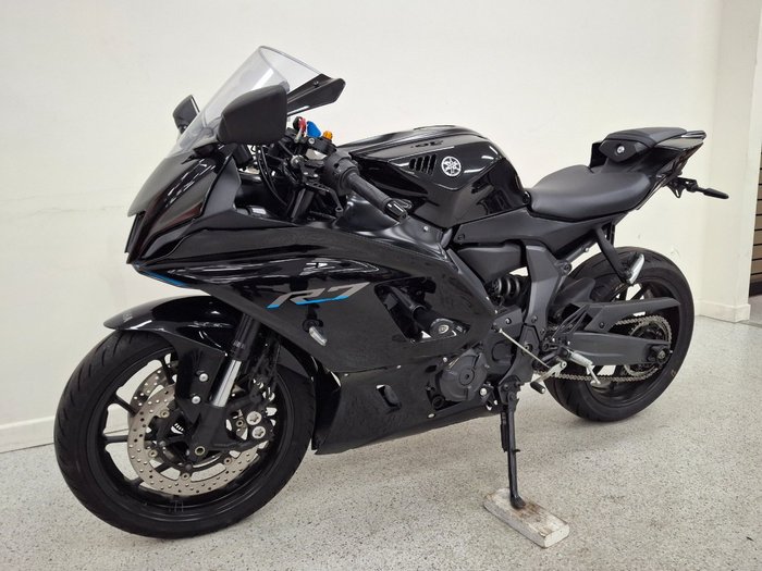 2021 YAMAHA YZF-R7LA Black