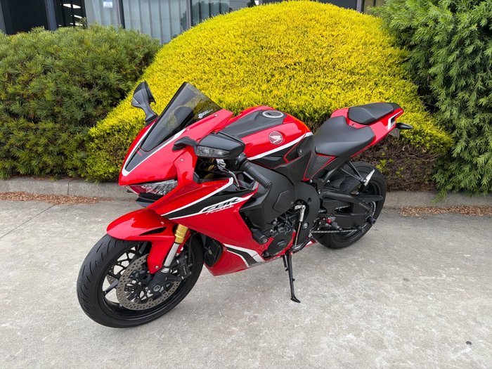 2017 Honda CBR1000RR (FIREBLADE) ABS Red