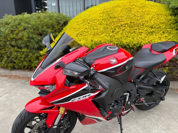 2017 Honda CBR1000RR (FIREBLADE) ABS Red