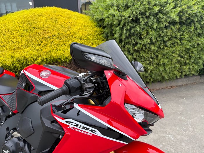 2017 Honda CBR1000RR (FIREBLADE) ABS Red