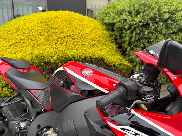 2017 Honda CBR1000RR (FIREBLADE) ABS Red