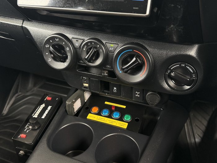 2018 Toyota Hilux SR