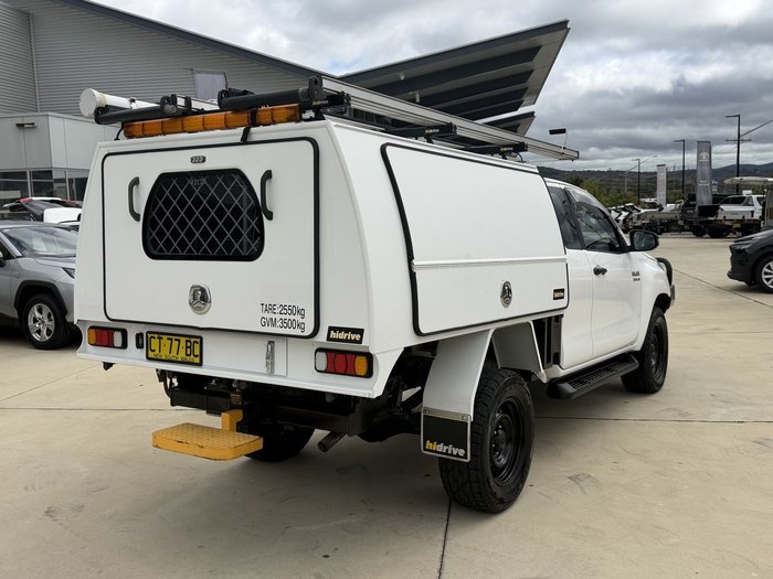 2018 Toyota Hilux SR