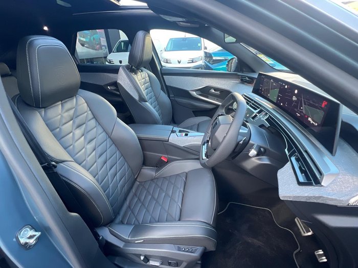 2025 Peugeot 3008 GT Premium Hybrid