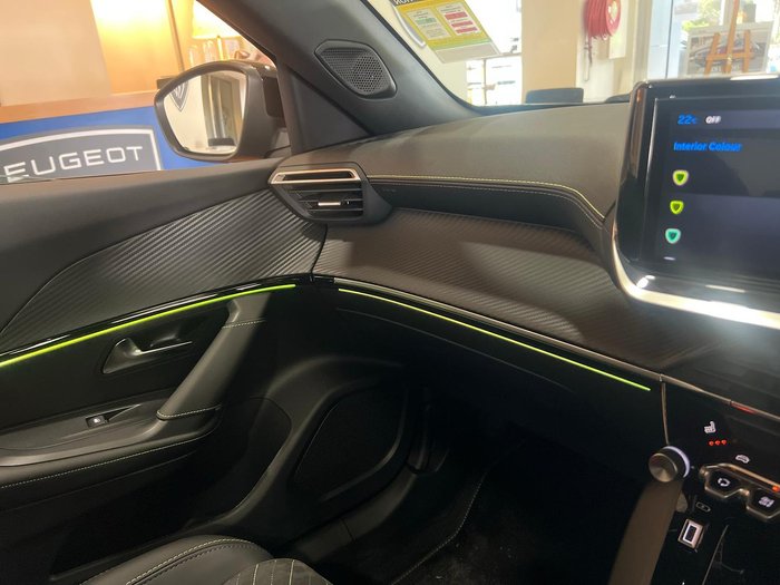 2025 Peugeot 2008 GT Hybrid