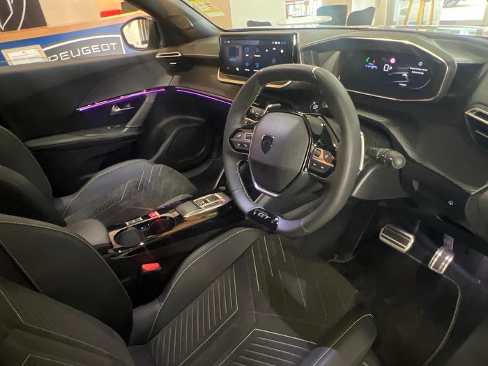 2025 Peugeot 2008 GT Hybrid