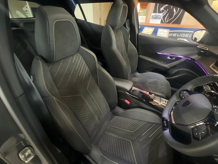 2025 Peugeot 2008 GT Hybrid