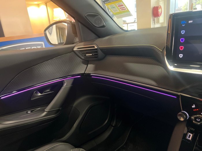 2025 Peugeot 2008 GT Hybrid