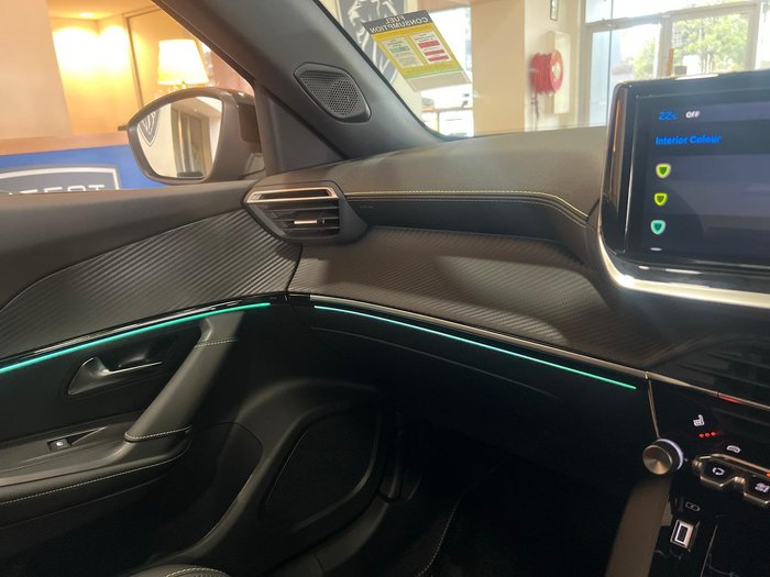 2025 Peugeot 2008 GT Hybrid