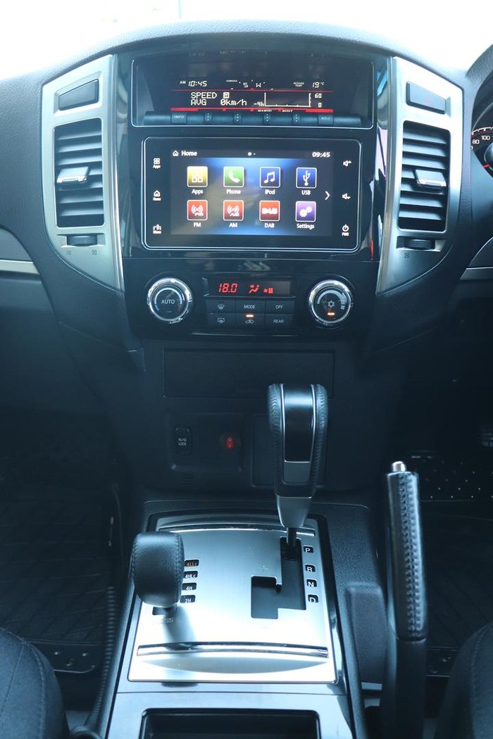 2018 Mitsubishi Pajero GLX