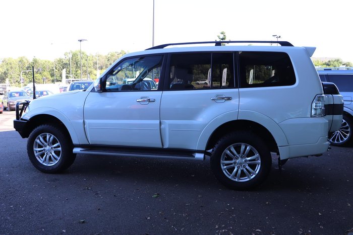 2018 Mitsubishi Pajero GLX