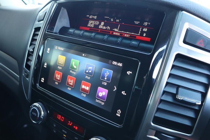 2018 Mitsubishi Pajero GLX