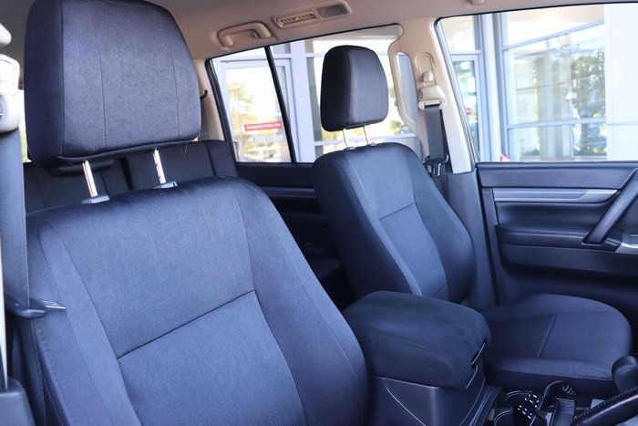 2018 Mitsubishi Pajero GLX