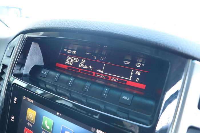 2018 Mitsubishi Pajero GLX