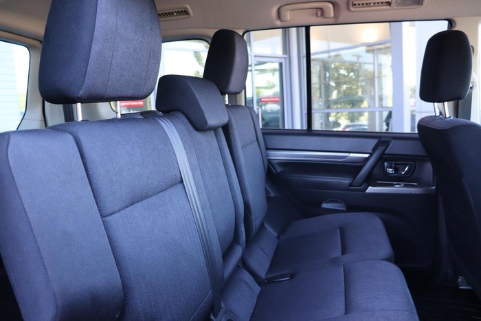 2018 Mitsubishi Pajero GLX