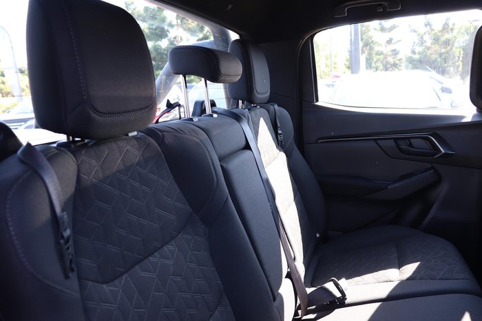 2025 Isuzu D-MAX X-RIDER