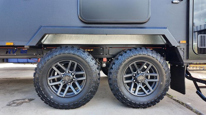 2026 Platinum 19'6 Terra Cafe