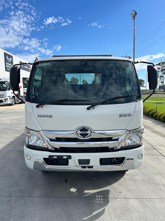 2025 Hino 300 Series 921