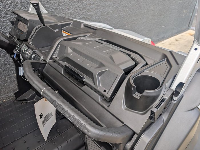 2025 Can-Am Defender HD10 XMR Defender Red