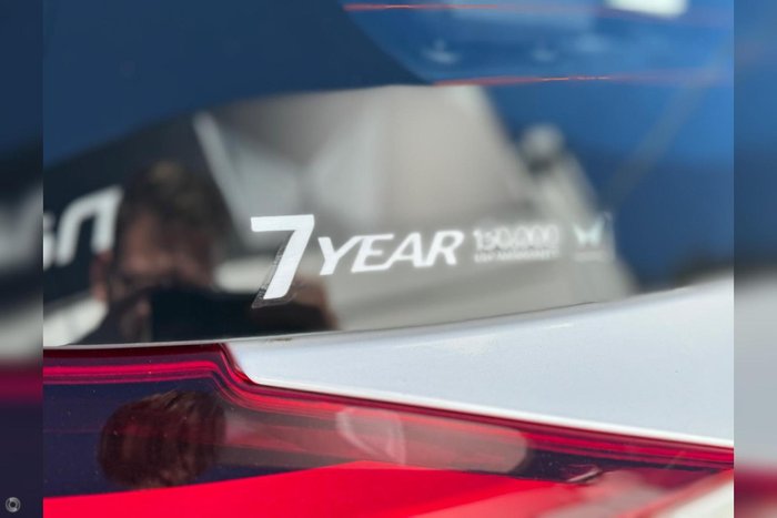 2025 Mahindra XUV700 AX7L