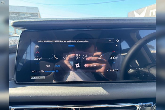 2025 Mahindra XUV700 AX7L