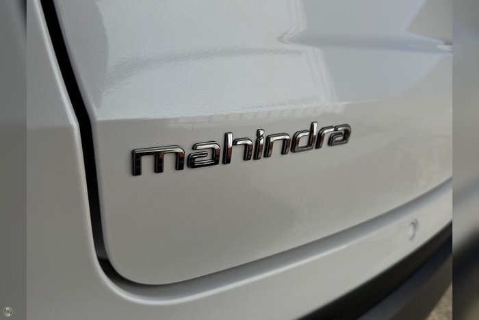 2025 Mahindra XUV700 AX7L