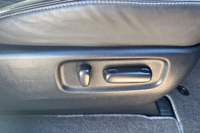 2019 Toyota Tarago ULTIMA GSR50R Glacier White