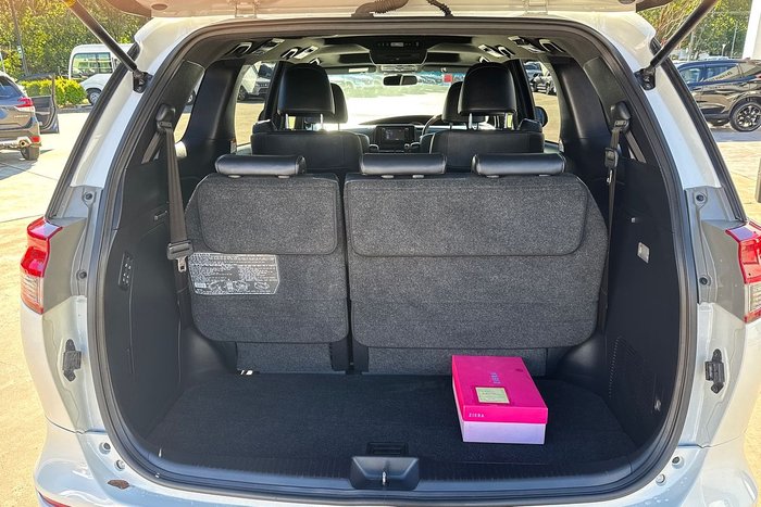 2019 Toyota Tarago ULTIMA GSR50R Glacier White