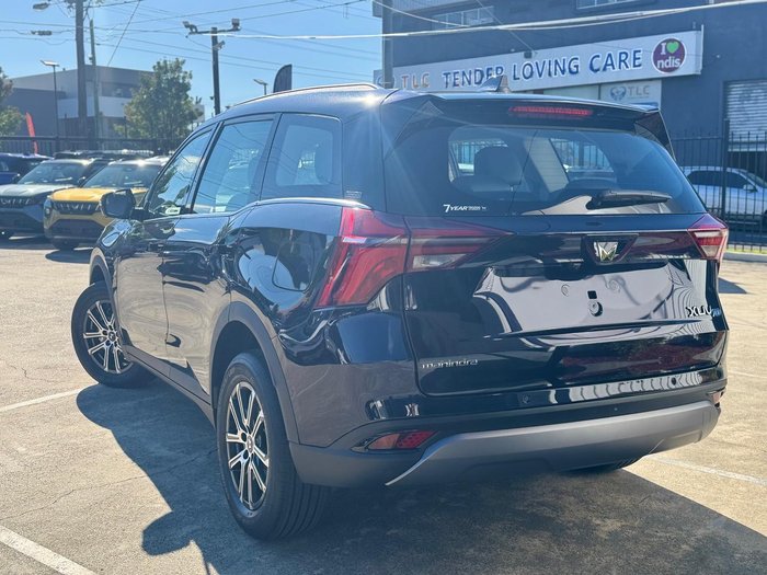 2025 Mahindra XUV700 AX7L