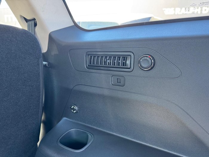 2025 Mahindra XUV700 AX7L