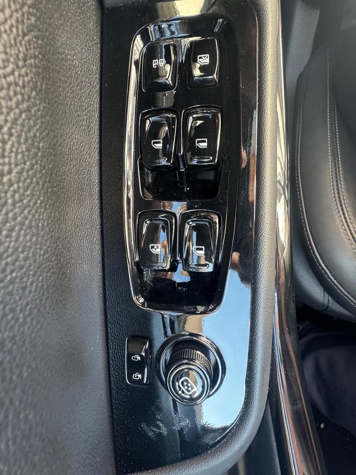 2025 Mahindra XUV700 AX7L