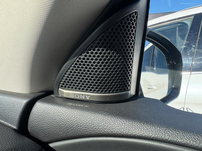 2025 Mahindra XUV700 AX7L