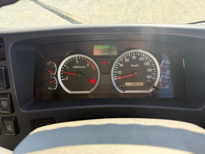 2017 Isuzu F Series FRR110-260