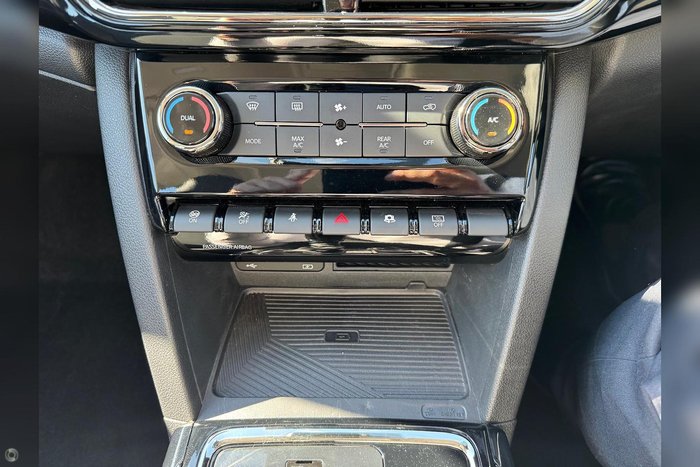 2025 Mahindra XUV700 AX7L