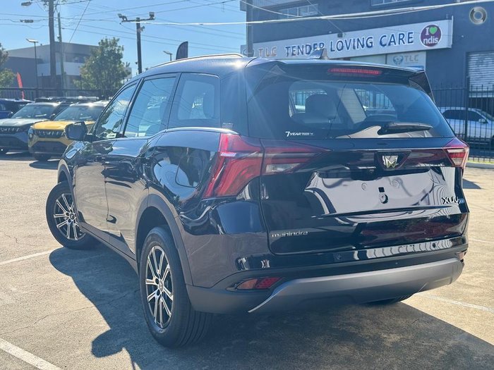 2025 Mahindra XUV700 AX7L