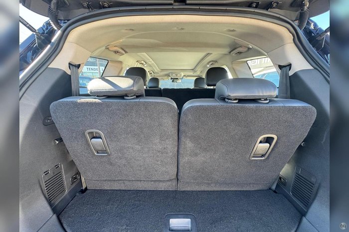 2025 Mahindra XUV700 AX7L