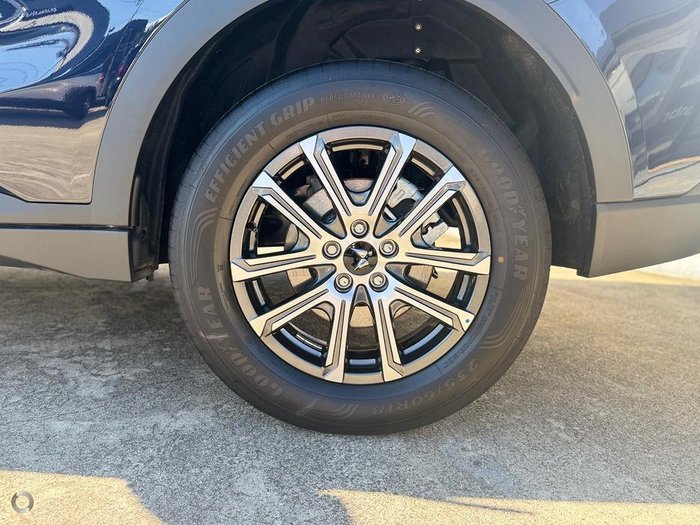 2025 Mahindra XUV700 AX7L